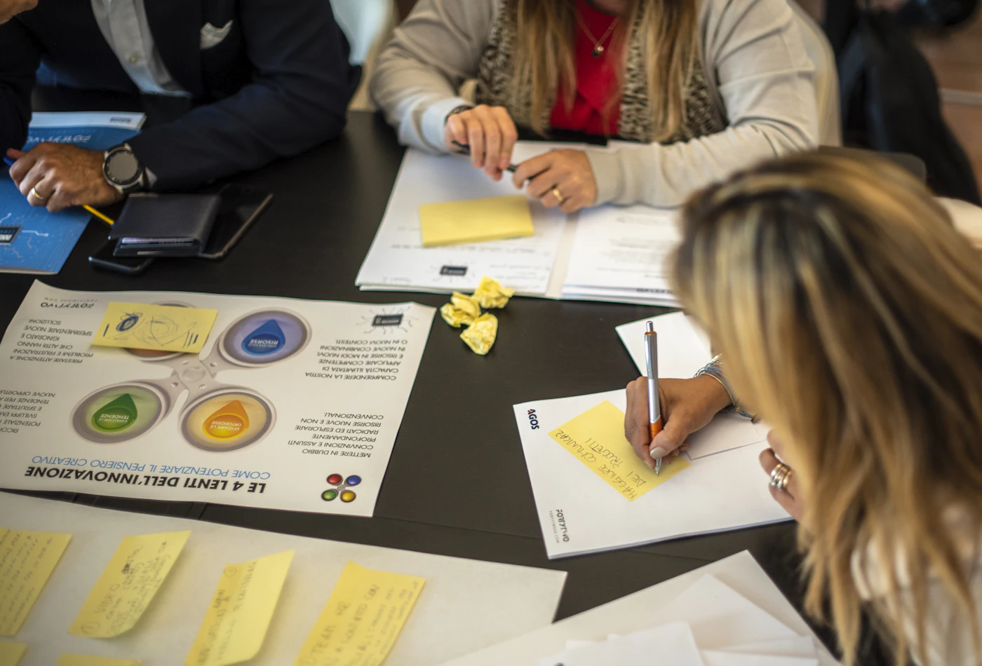 Un atelier de travail entre professionnels